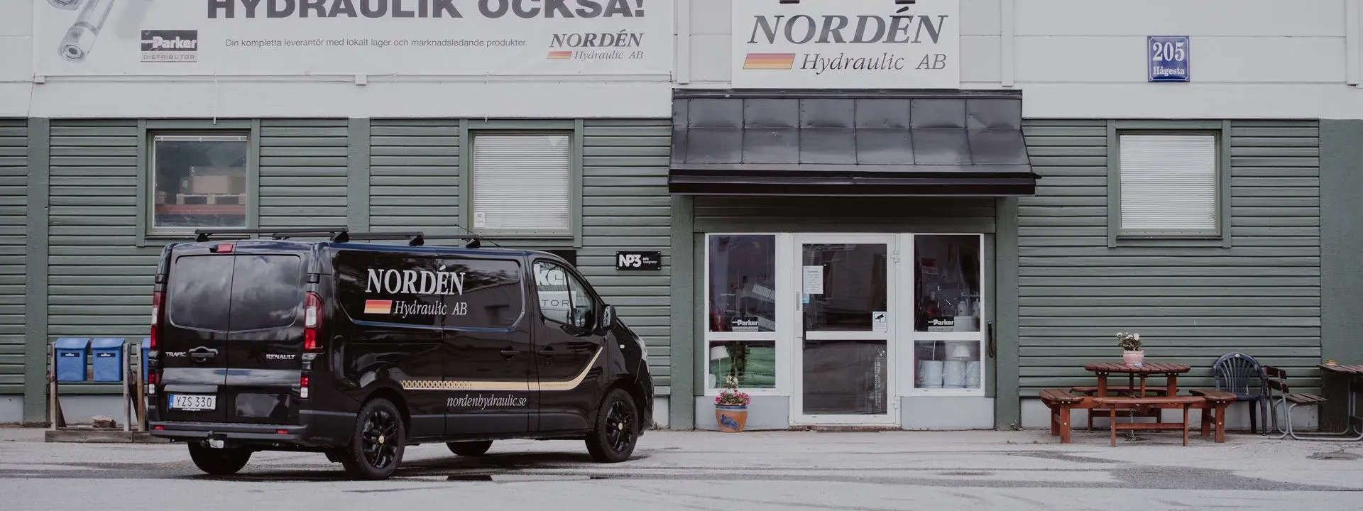Nordén Hydraulics lokal på Hågesta 205 i Sollefteå med servicebilen utanför